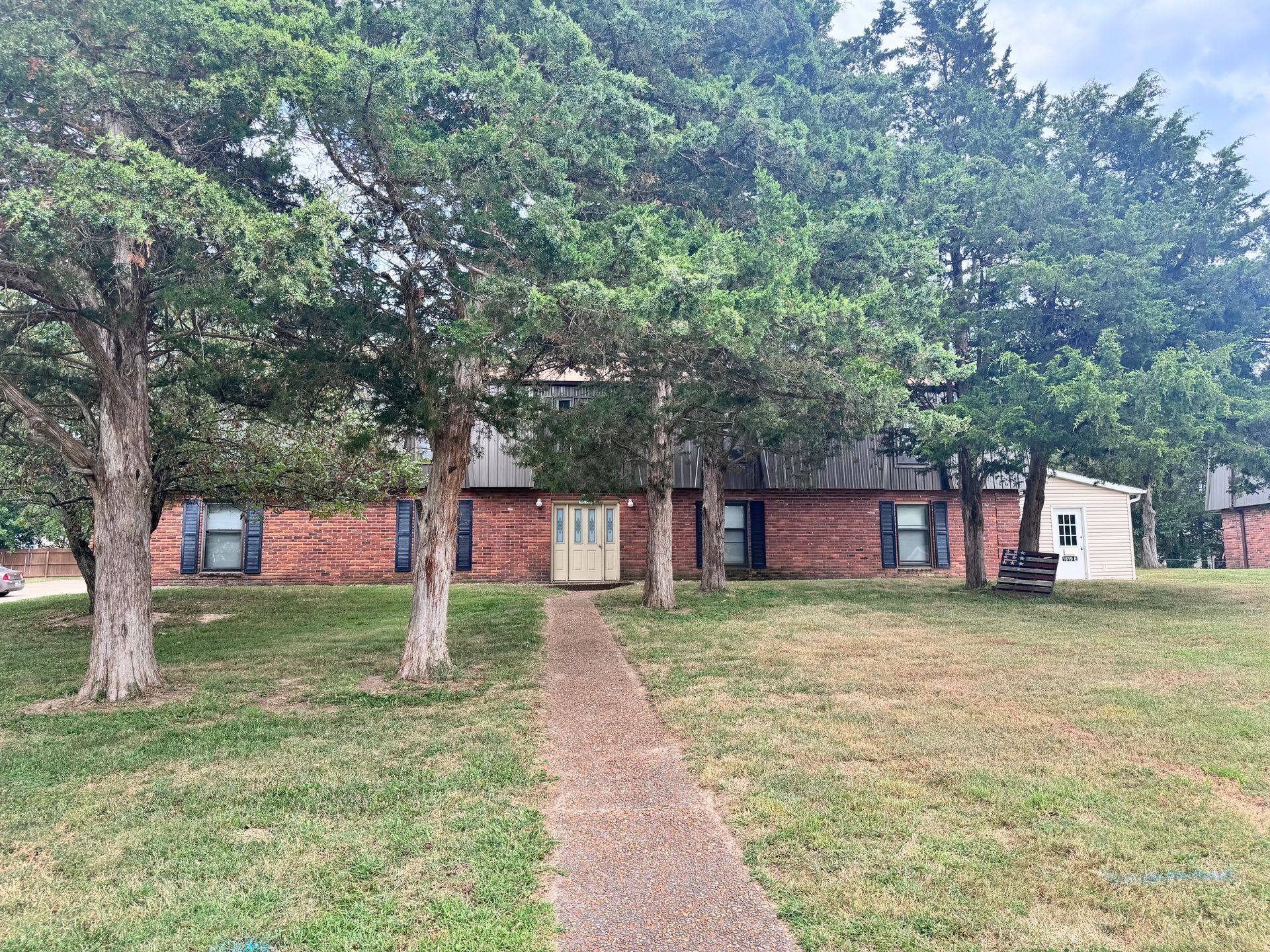 Jefferson City Apartment: 1619 Chaddsford Dr