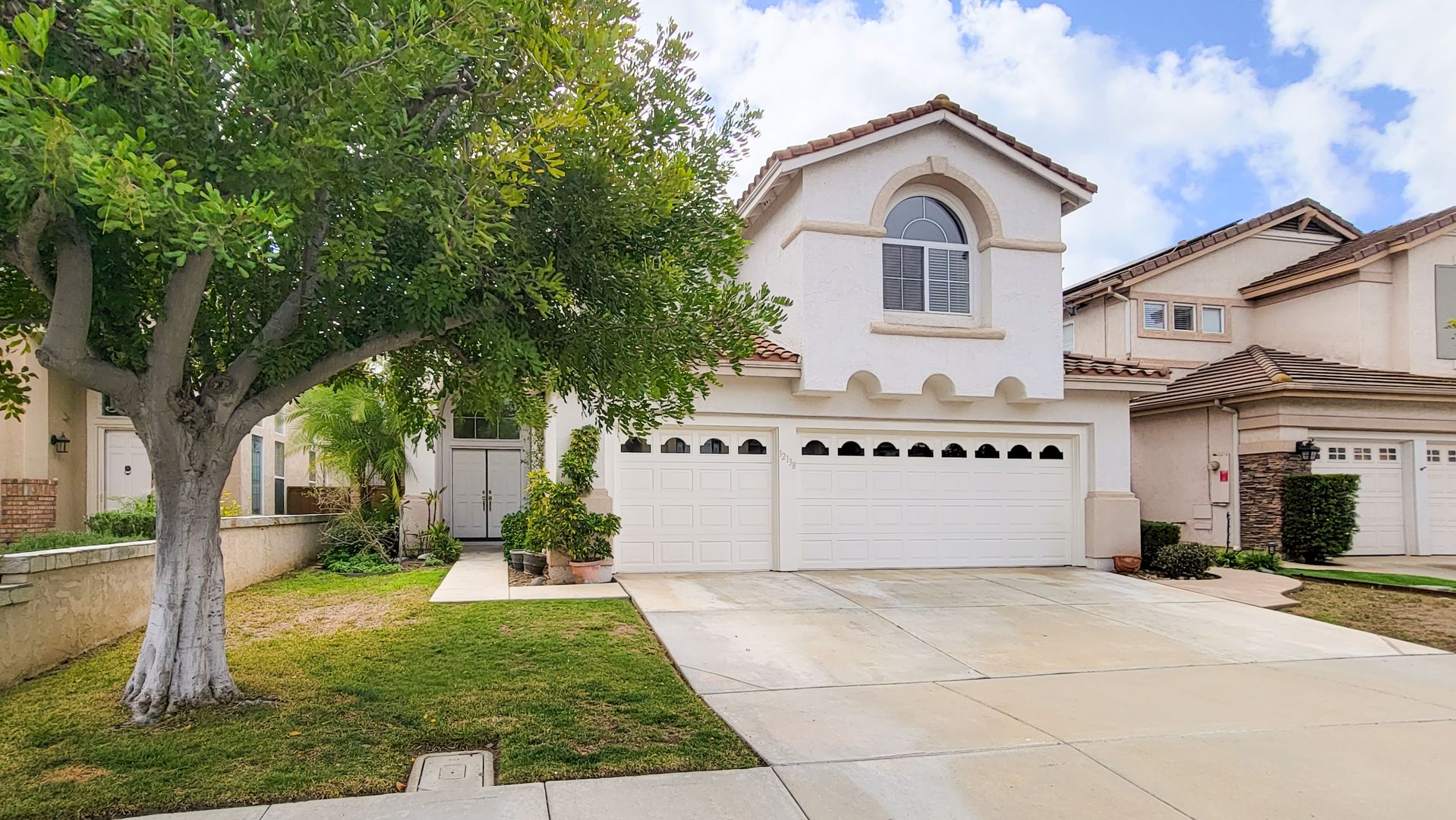 San Diego House: 12138 Wooded Vista Ln