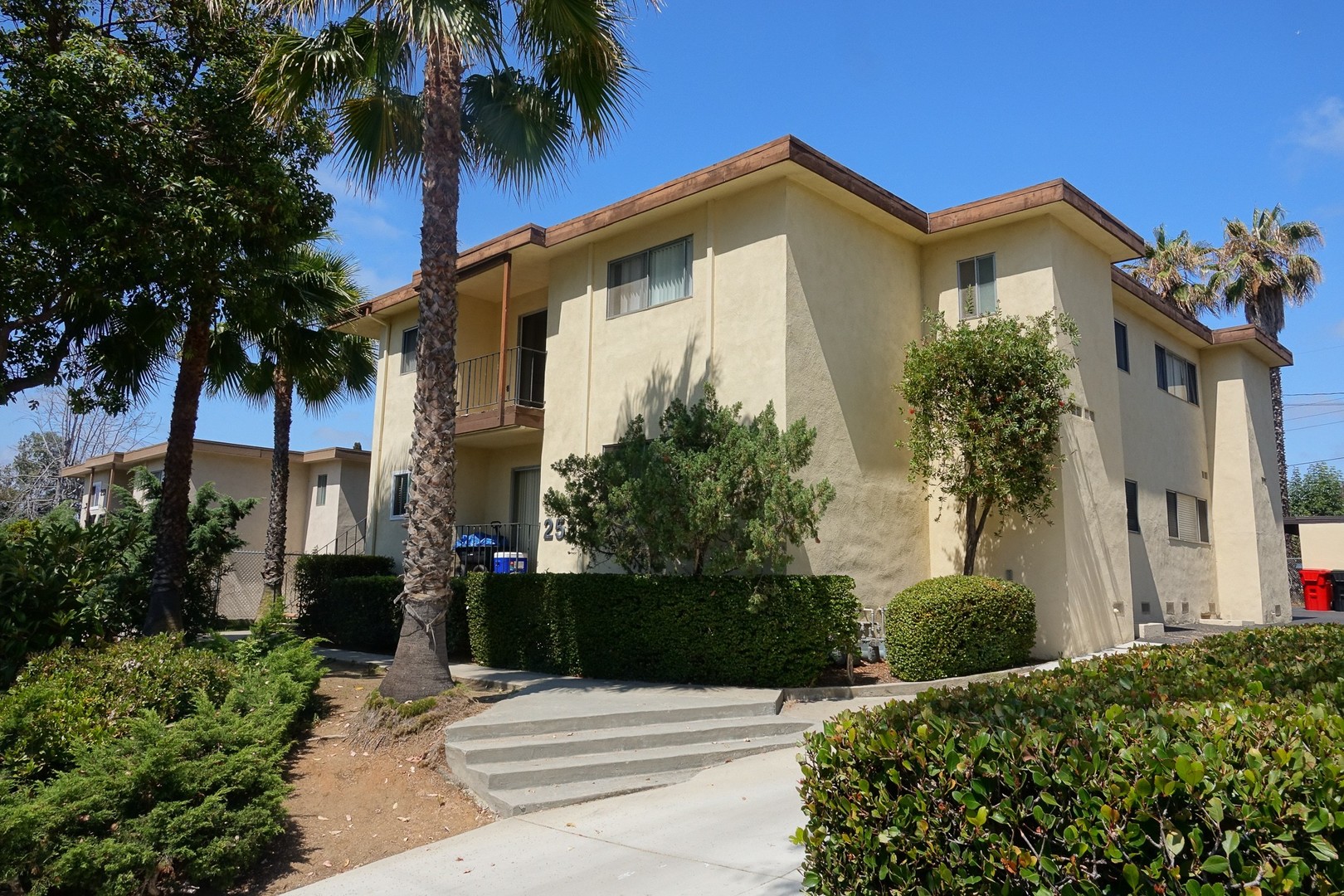 Vista Apartment: 253 Alestar St