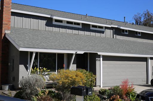 Beautiful Twin Home Located on Cul-De-Sac and Close to Beach