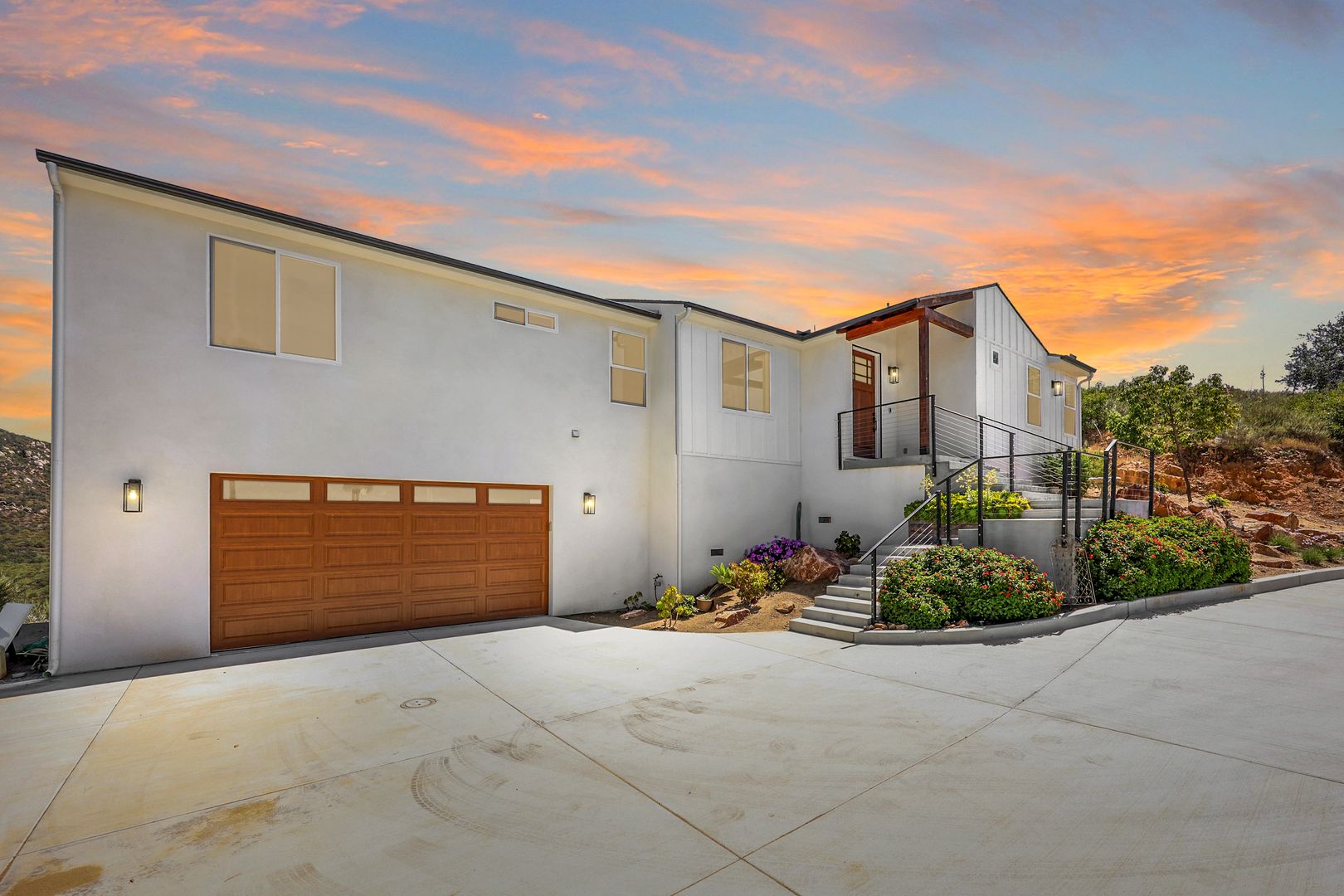 Escondido House: 26143 Sky Dr