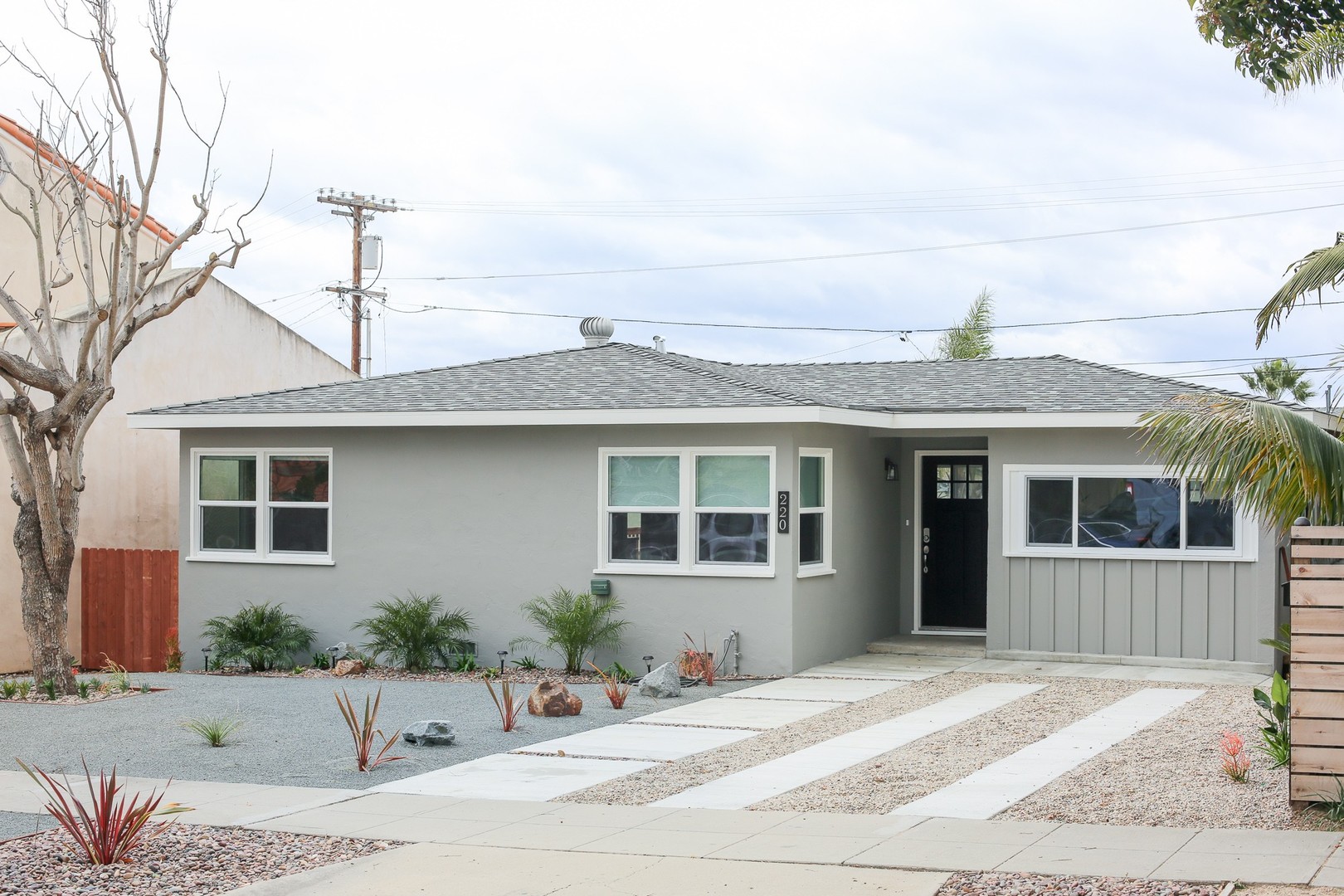 Encinitas House: 220 2nd Street