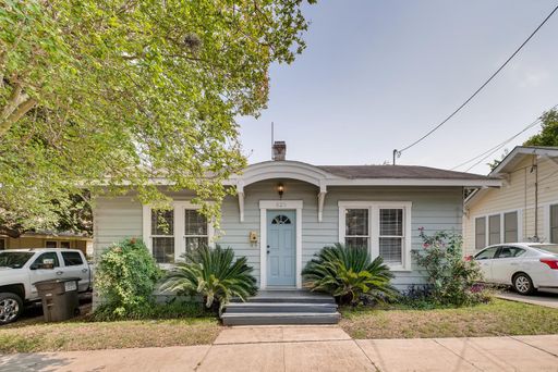 2 Bed 1 Bath Rental at 826 W Mulberry Ave, San Antonio, TX – photo 1