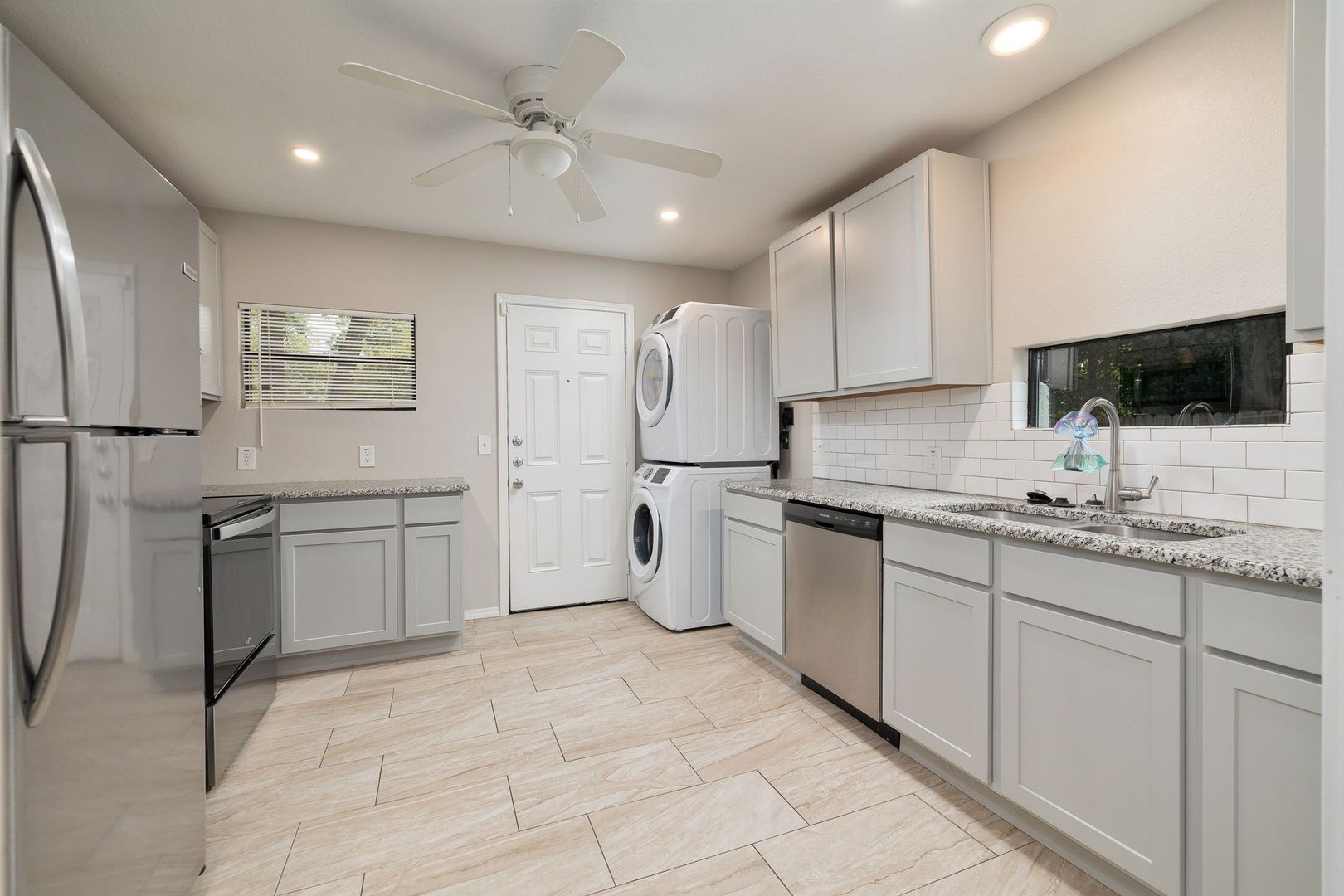 San Antonio Apartment: 214 Bentia Ave