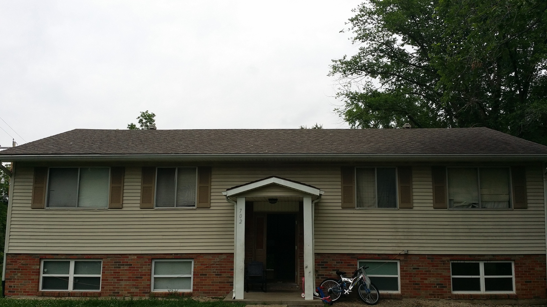 Columbia Apartment: 702 Demaret