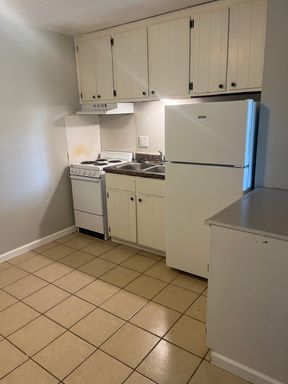 1 b ed 1 bath updated throughout