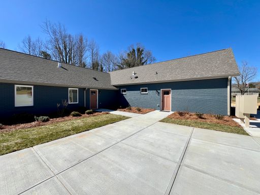 Brand New 2-Bedroom Apartment! Catawba Valley Court! Cathedral Ceilings!