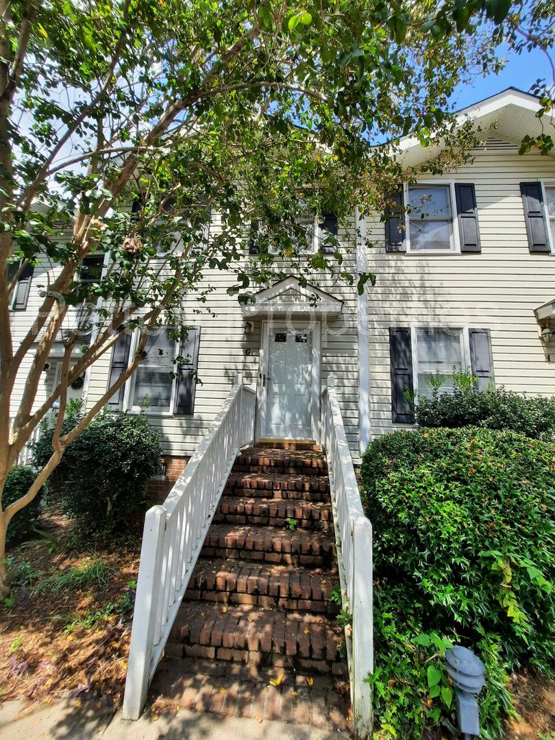 Columbia Townhome: 801 King Street #G