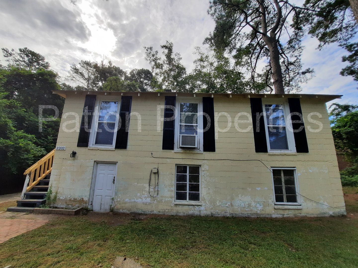 Columbia House: 3202 Colin Kelly Drive