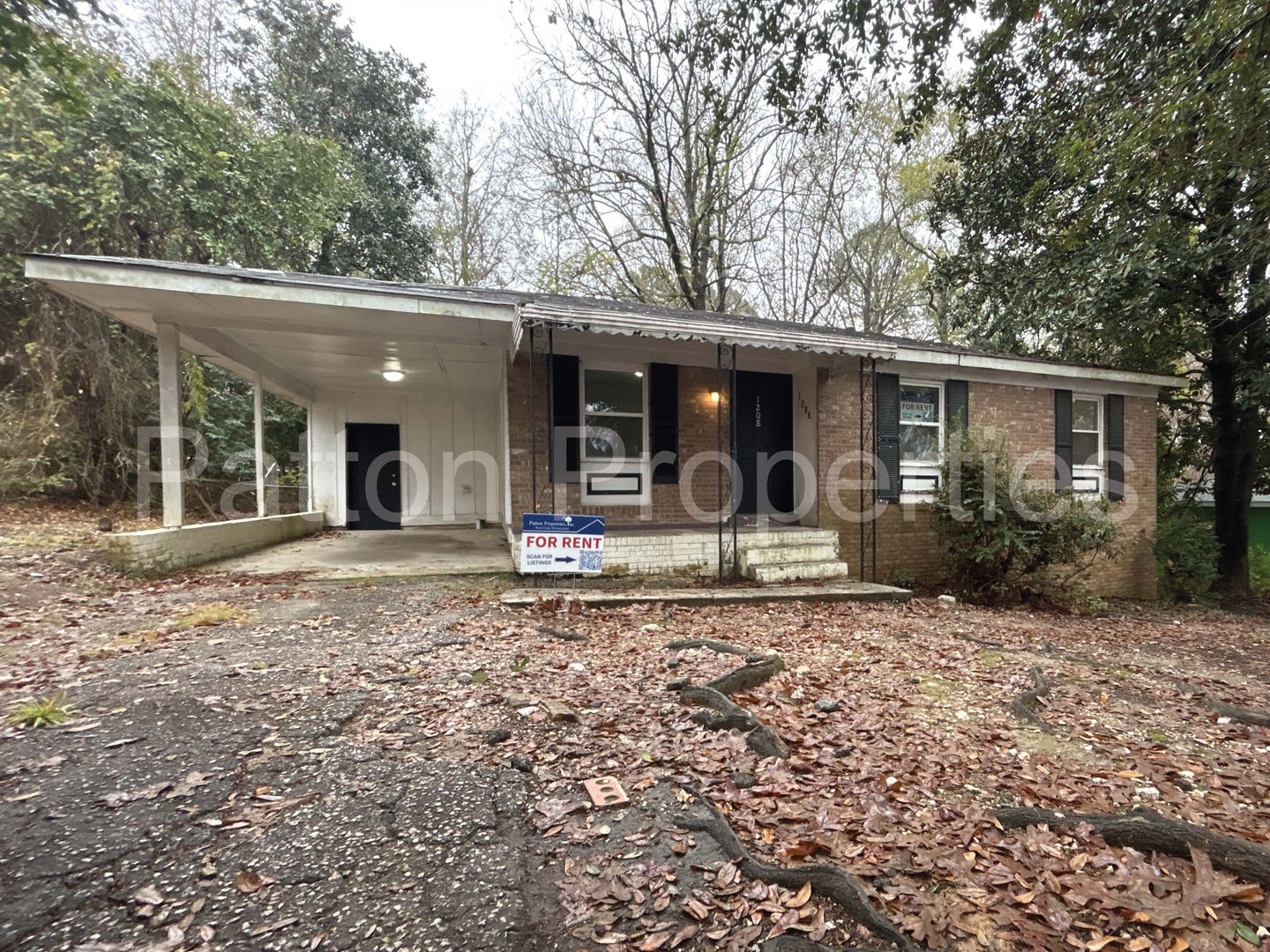 Columbia House: 1208 Widgean Drive