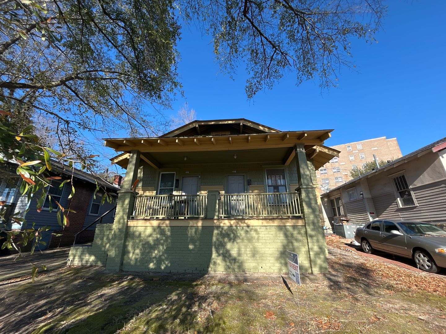 Columbia Apartment: 2223-2225 Greene Street