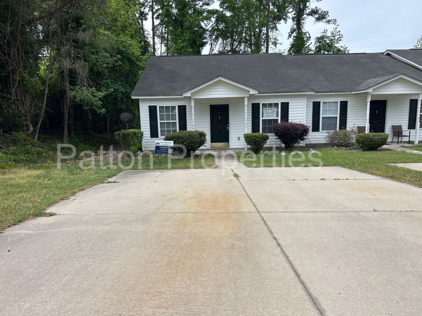 Columba Apartment: 1839 Horseshoe Drive