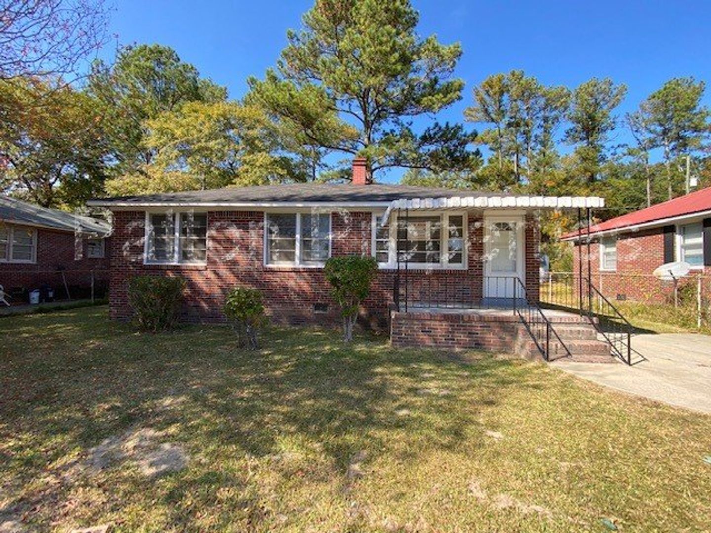 Columbia House: 99 Madera Drive