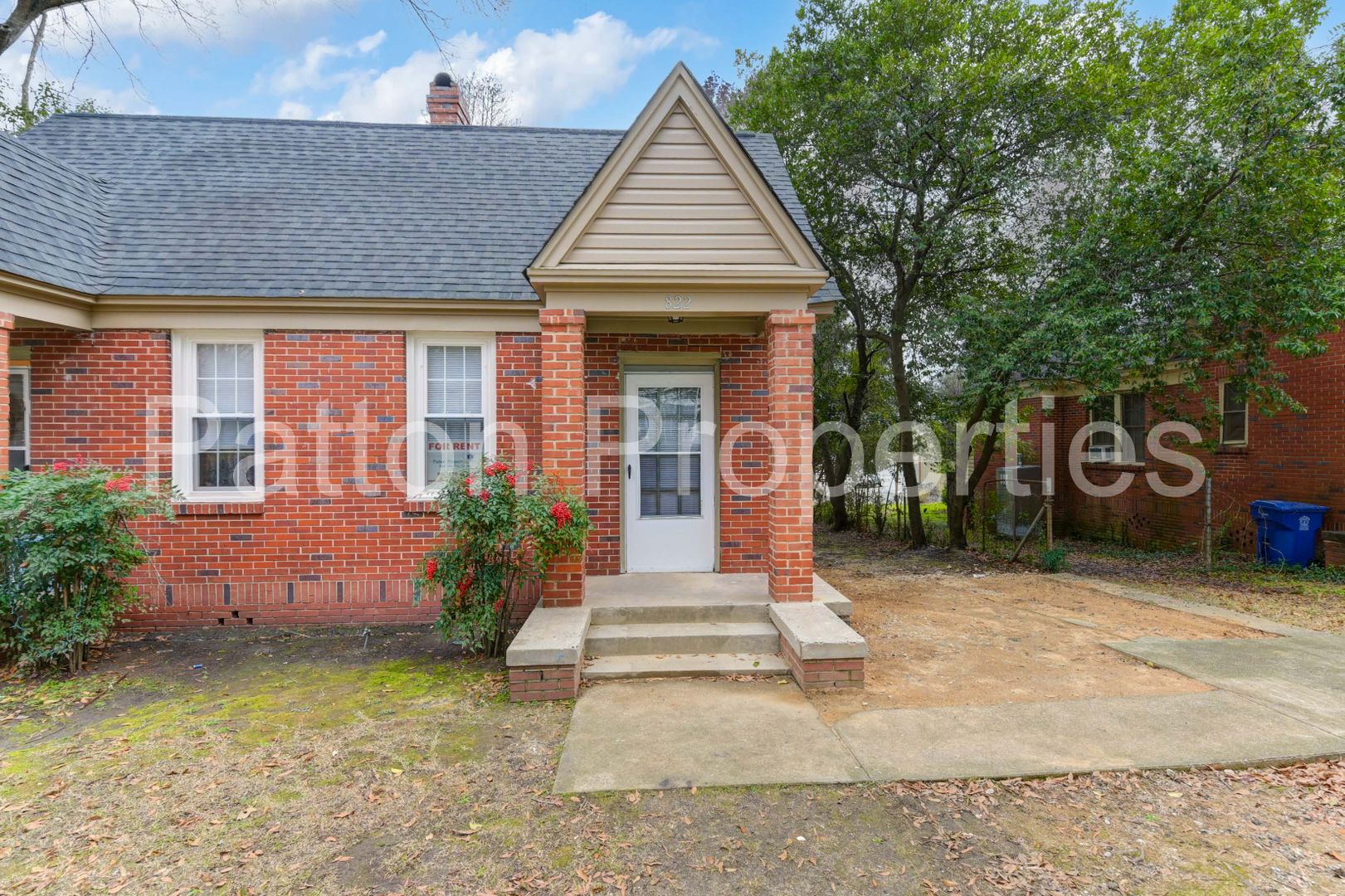 Columbia Apartment: 822-824 Cedar Terrace