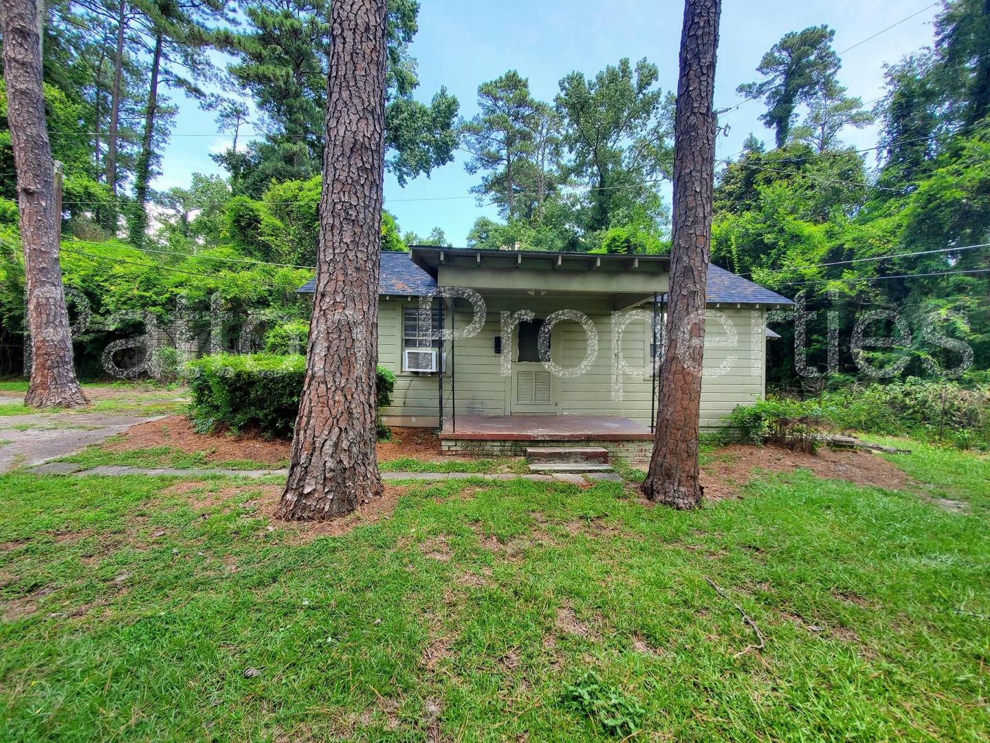 Columbia Apartment: 508 Deerwood Street