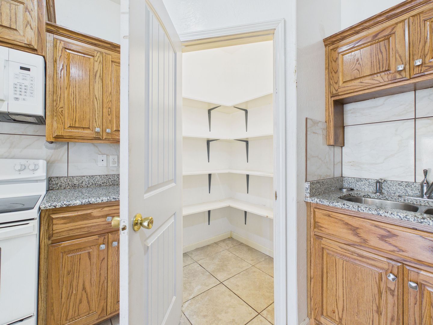 746 North Williams Street Unit A 8 of 8