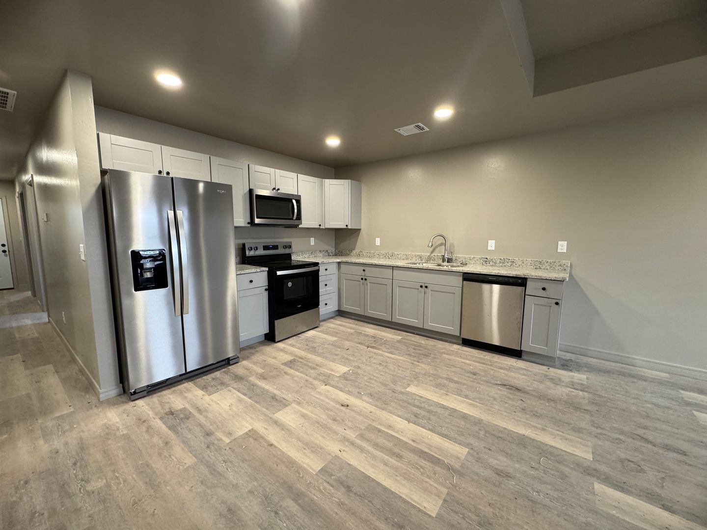 Hereford Apartment: 1120 Caprock