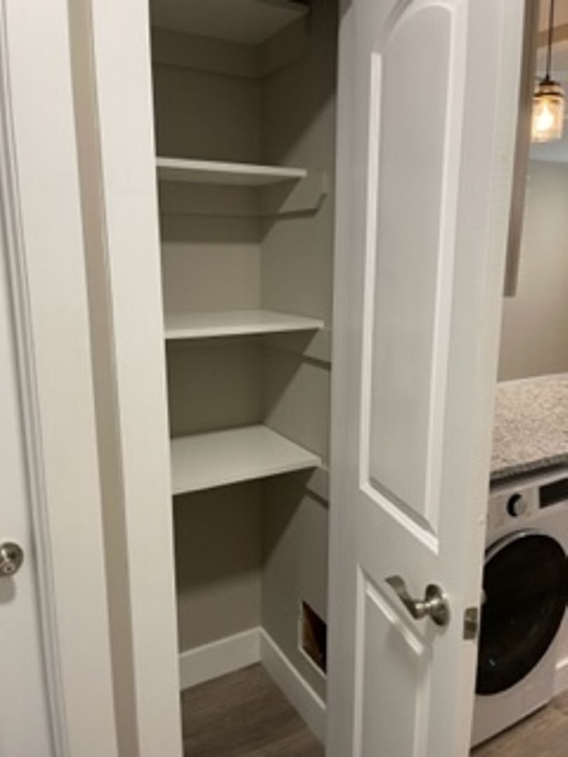 Laundry room at Empire II (2 of 3)