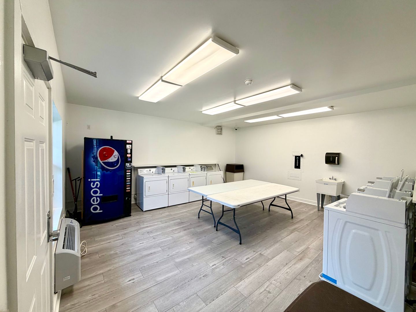Laundry room at Madison Downtown