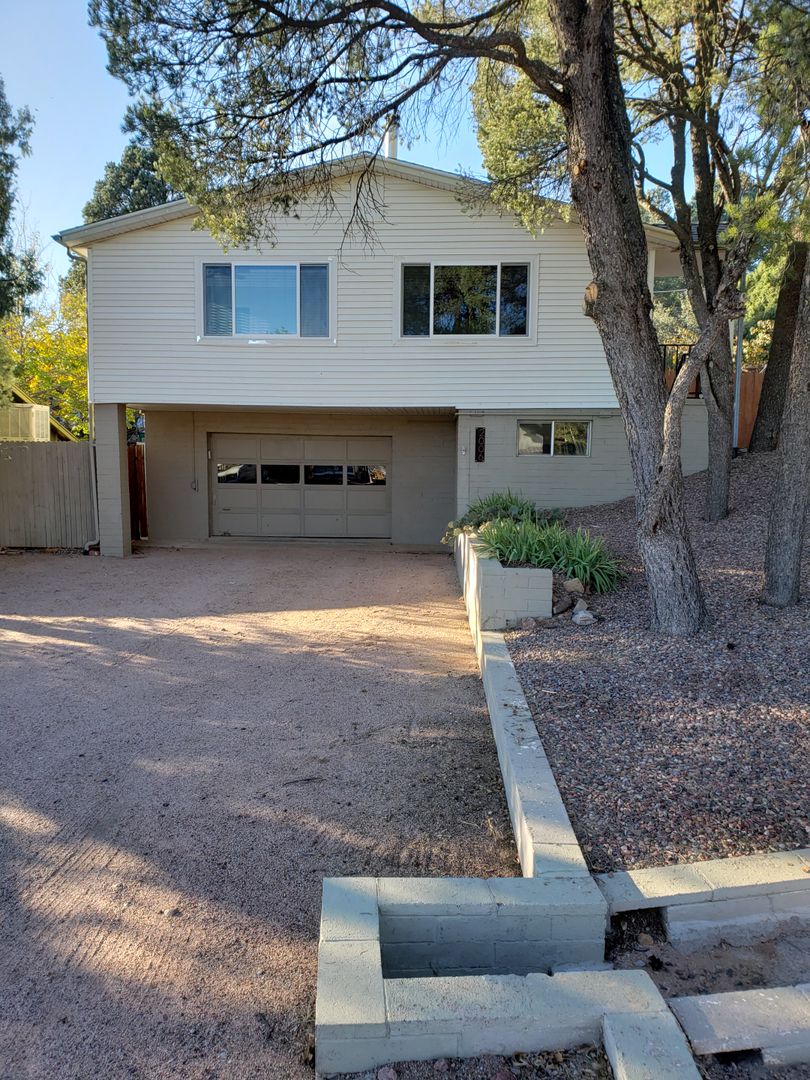 Payson House: 2006 N Fredanovich Circle