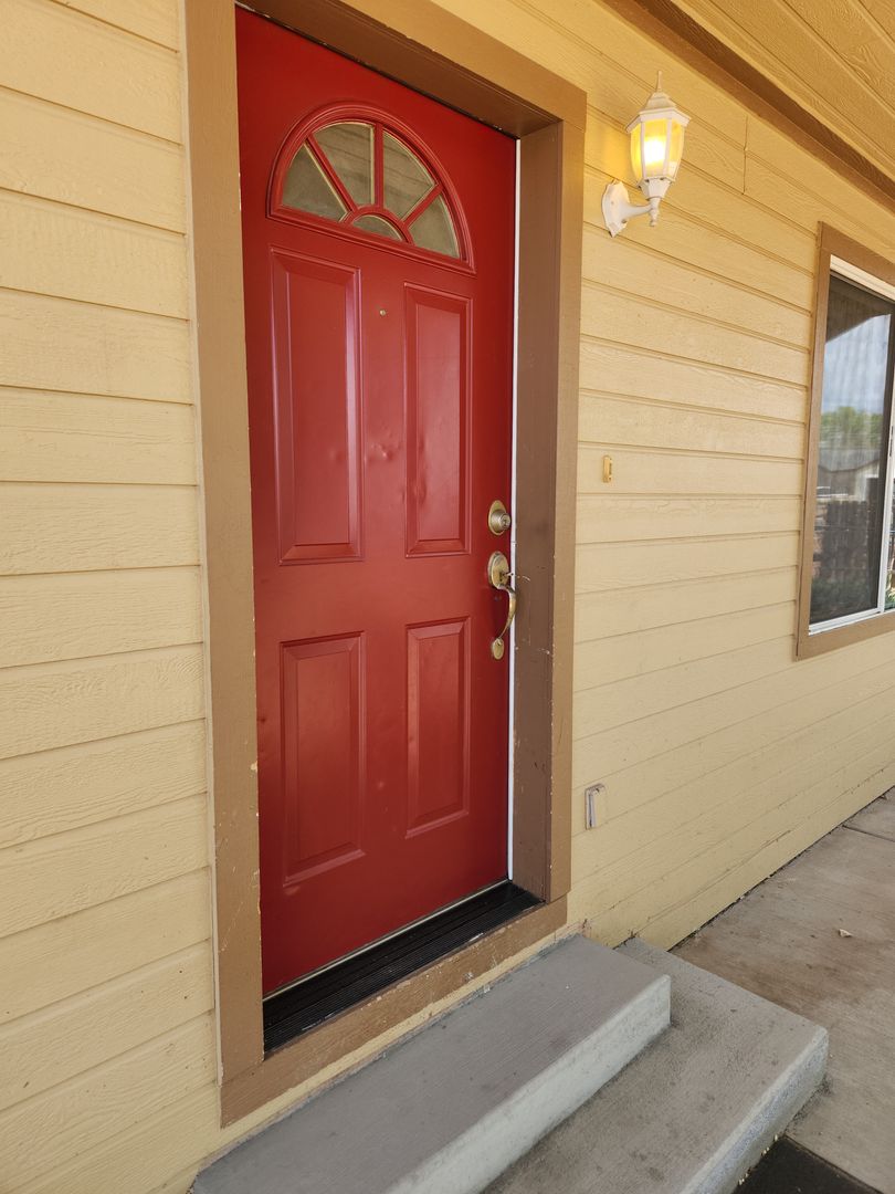 Star Valley House: 93 S Rainbow Dr.