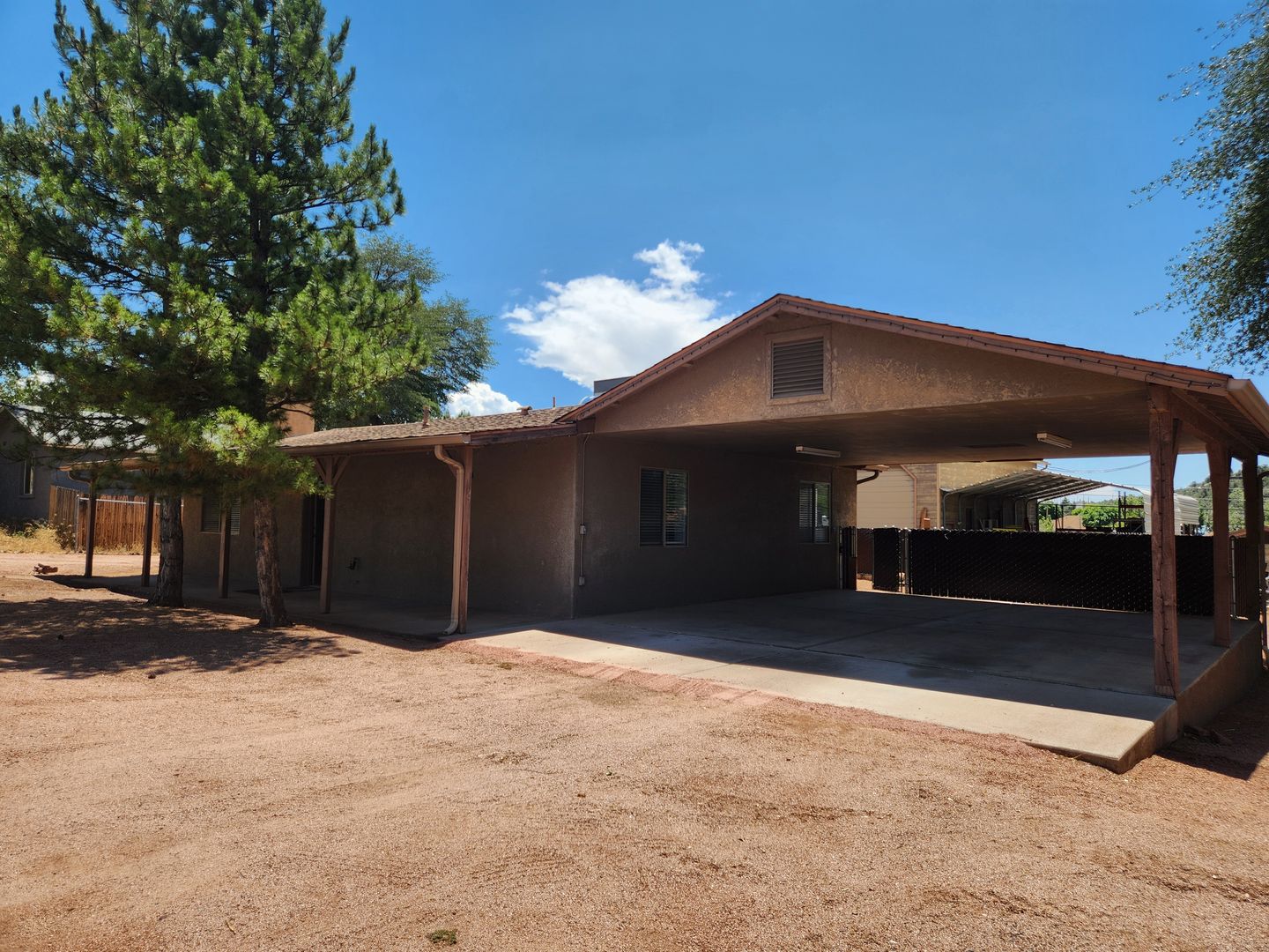 Payson House: 601 W Frontier St