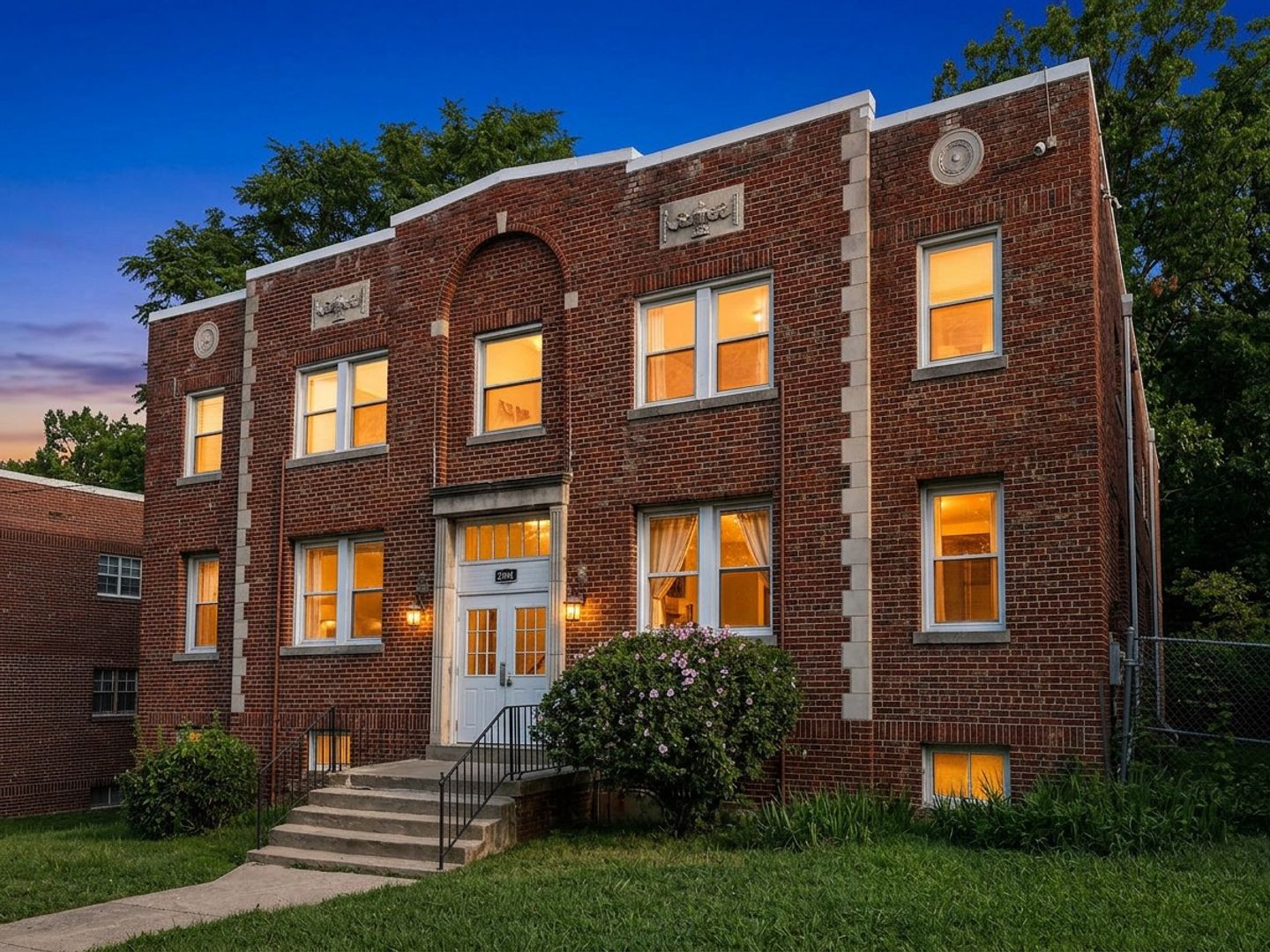 Washington Apartment: 2806 O St SE