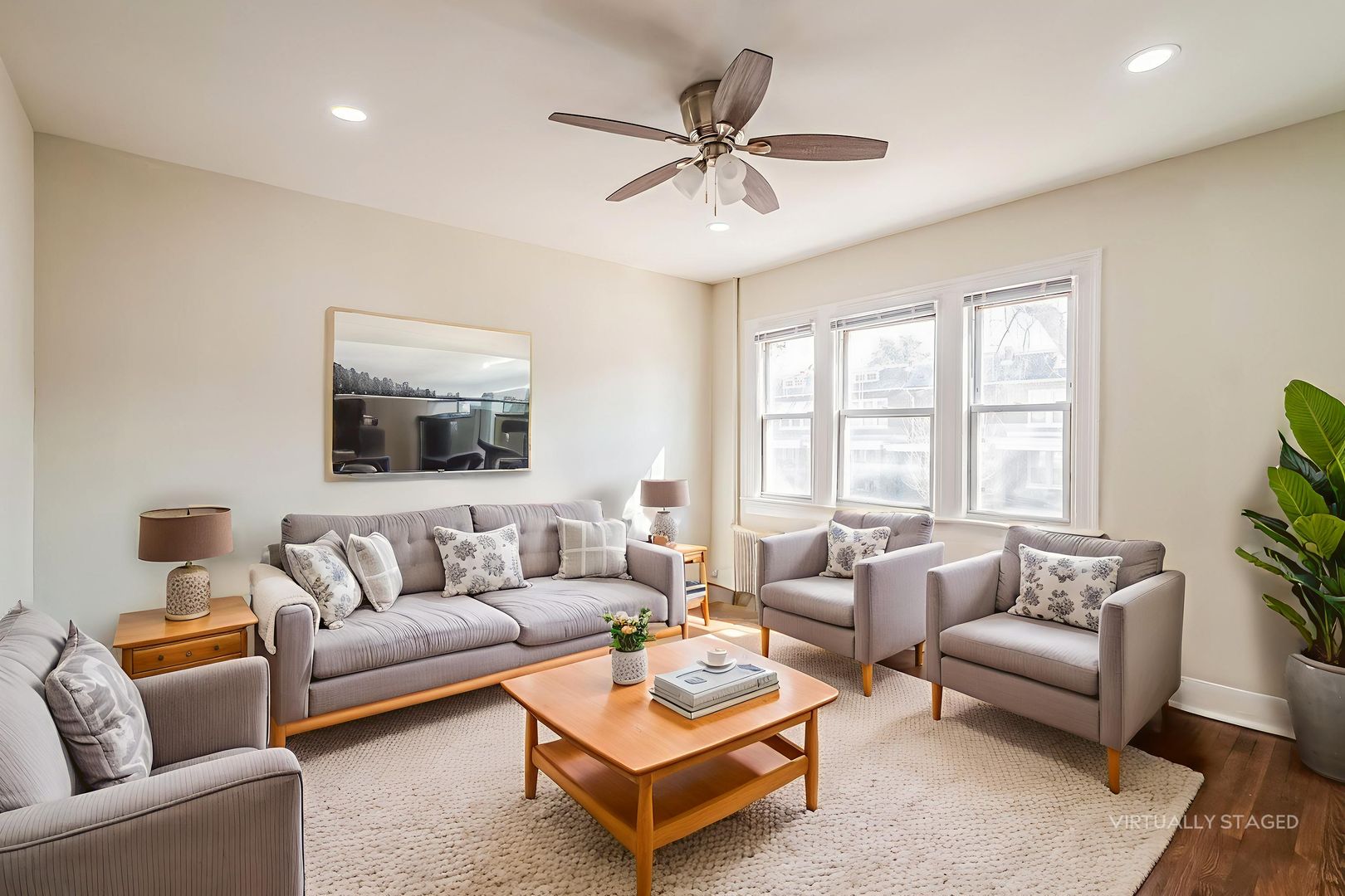 Washington Apartment: 1216 Holbrook St NE