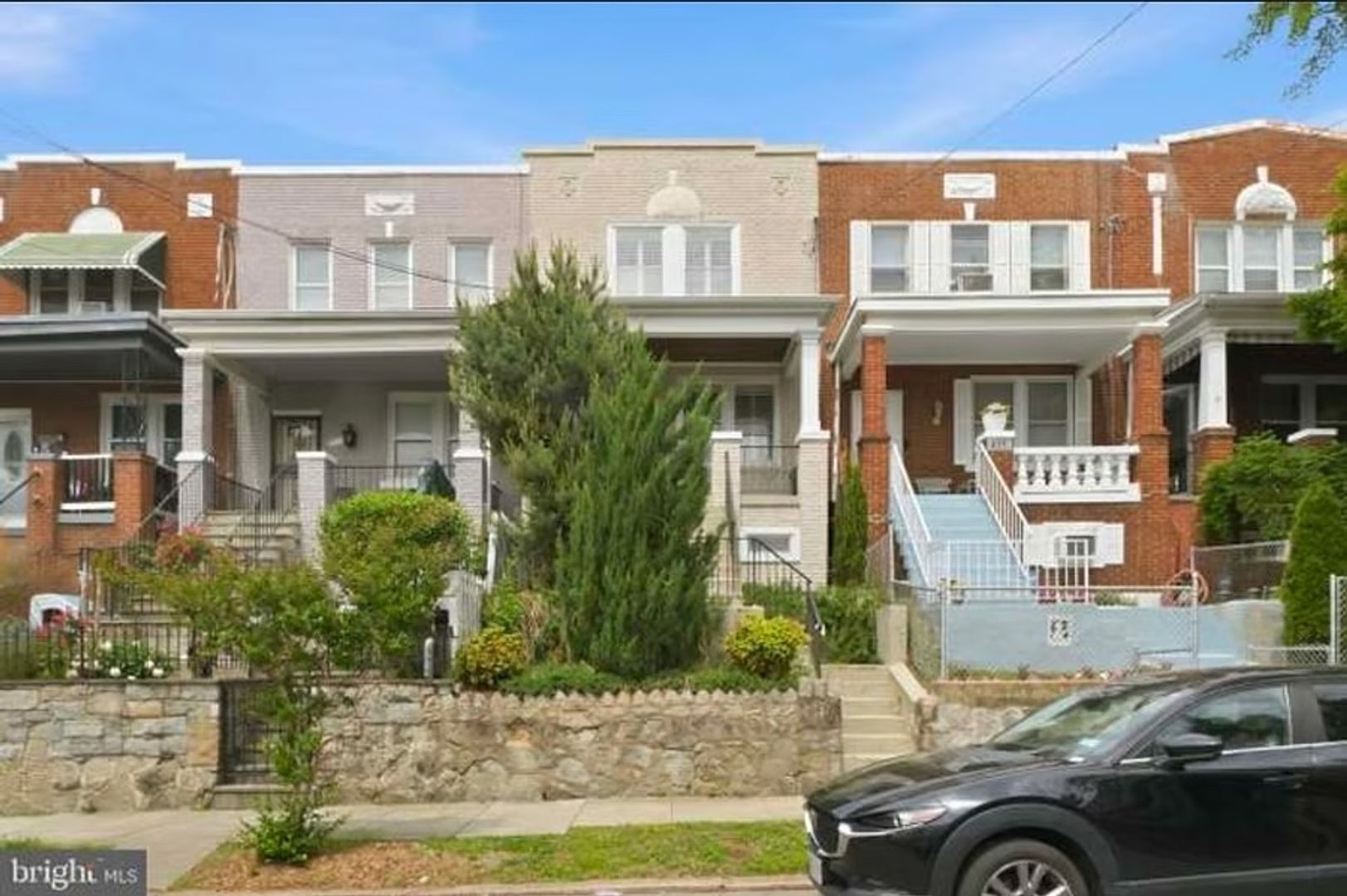 Washington Apartment: 813 Delafield Pl NW