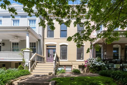 Charming 3BR/2BA Home in the Heart of Capitol Hill – Prime Location & Outdoor Space! – photo 1