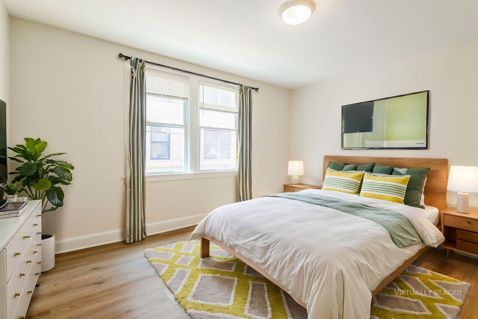 Washington Apartment: 535 Mellon St SE