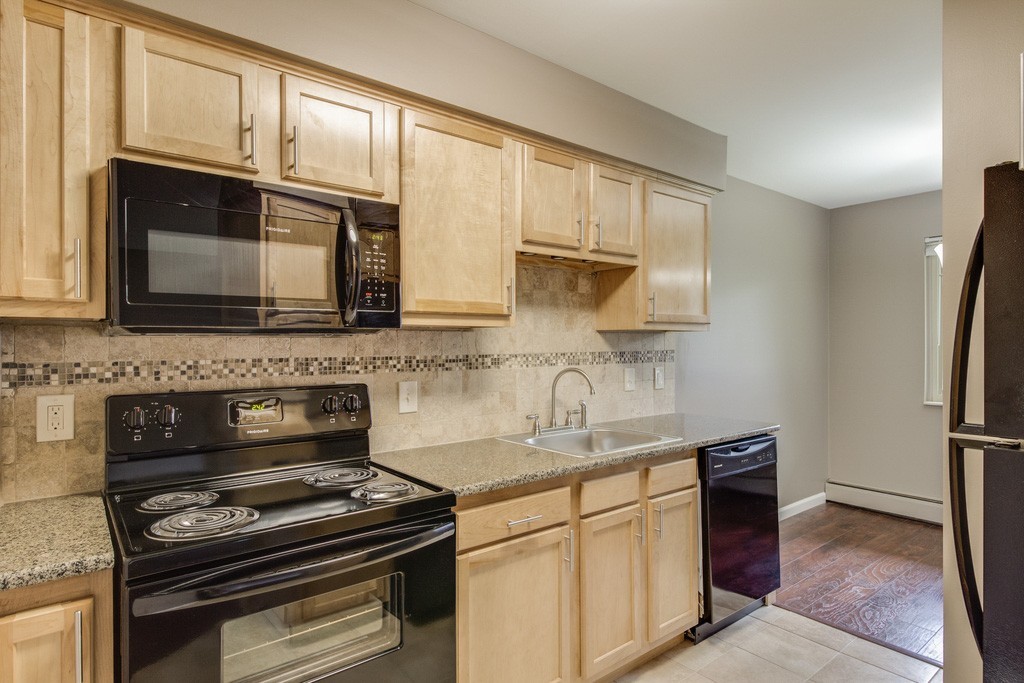 Royal Oak Apartment: 315-333 East Eleven Mile Road