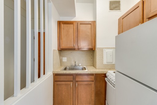 Studio / One Bathroom ($795) – photo 1