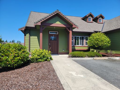 Beautiful Condo in The Orchard- 2603-B Plum Court, Port Angeles, WA 98363 – photo 1