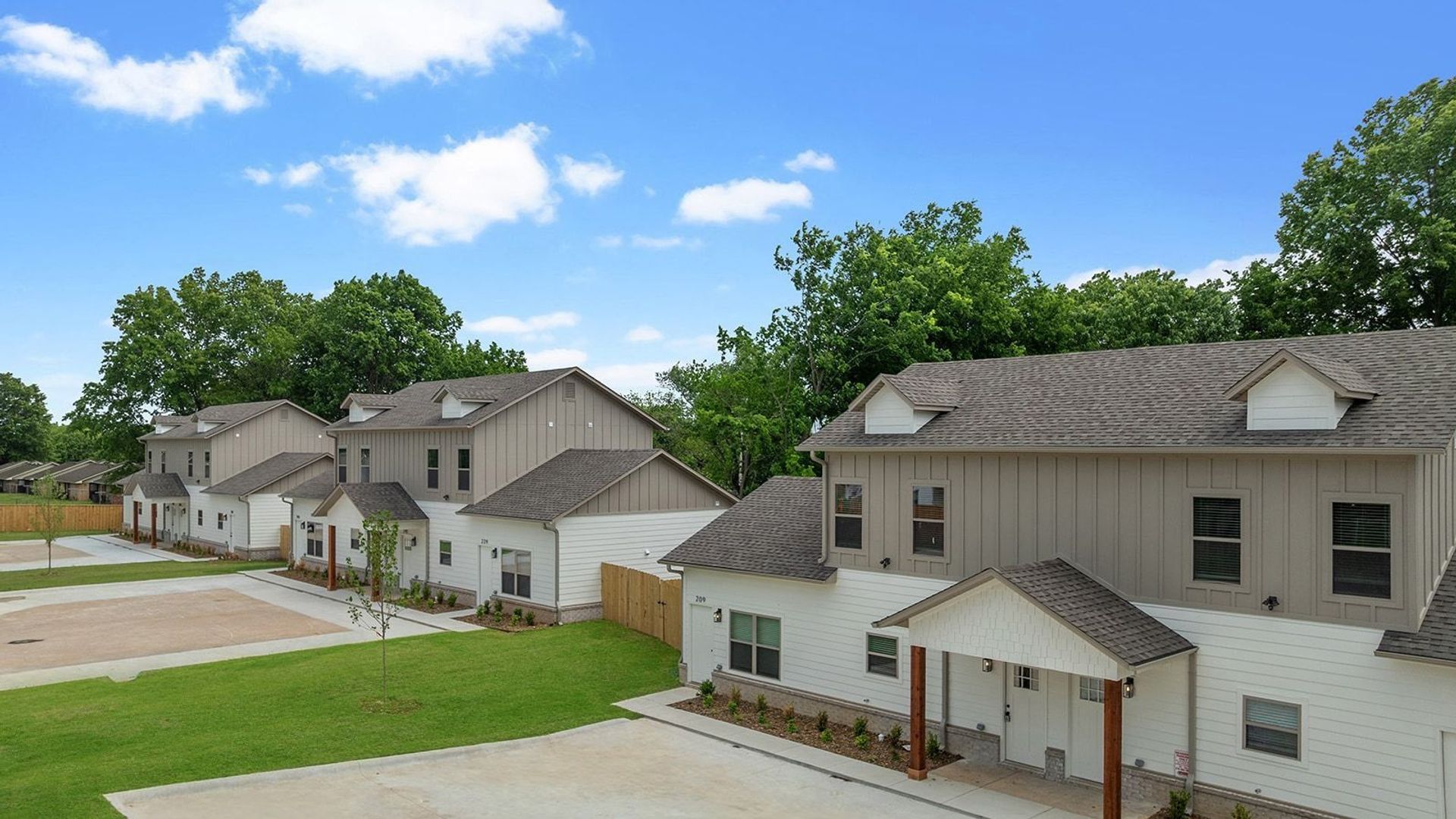Fayetteville Townhome: 203 - 289 12th Street Fayetteville, AR 72701