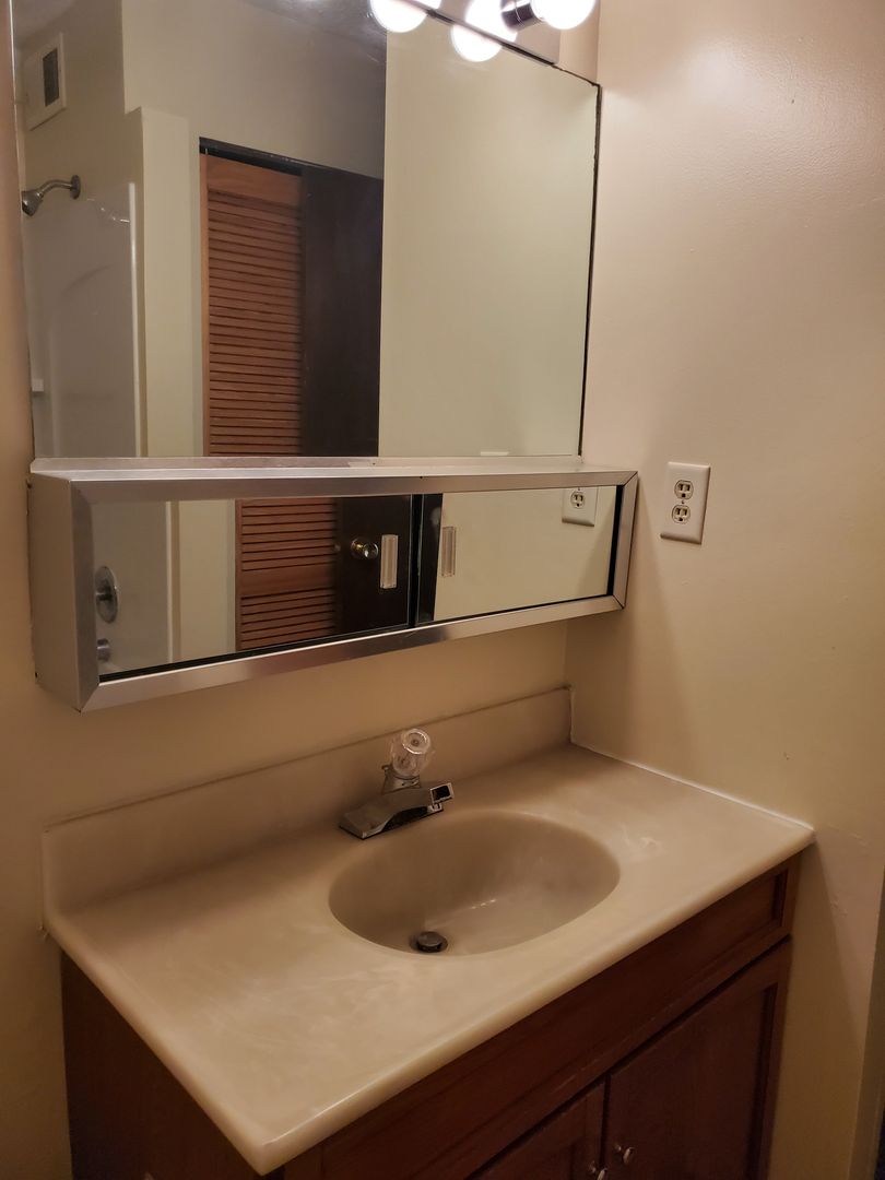 Crete Apartment: 520 Kingwood