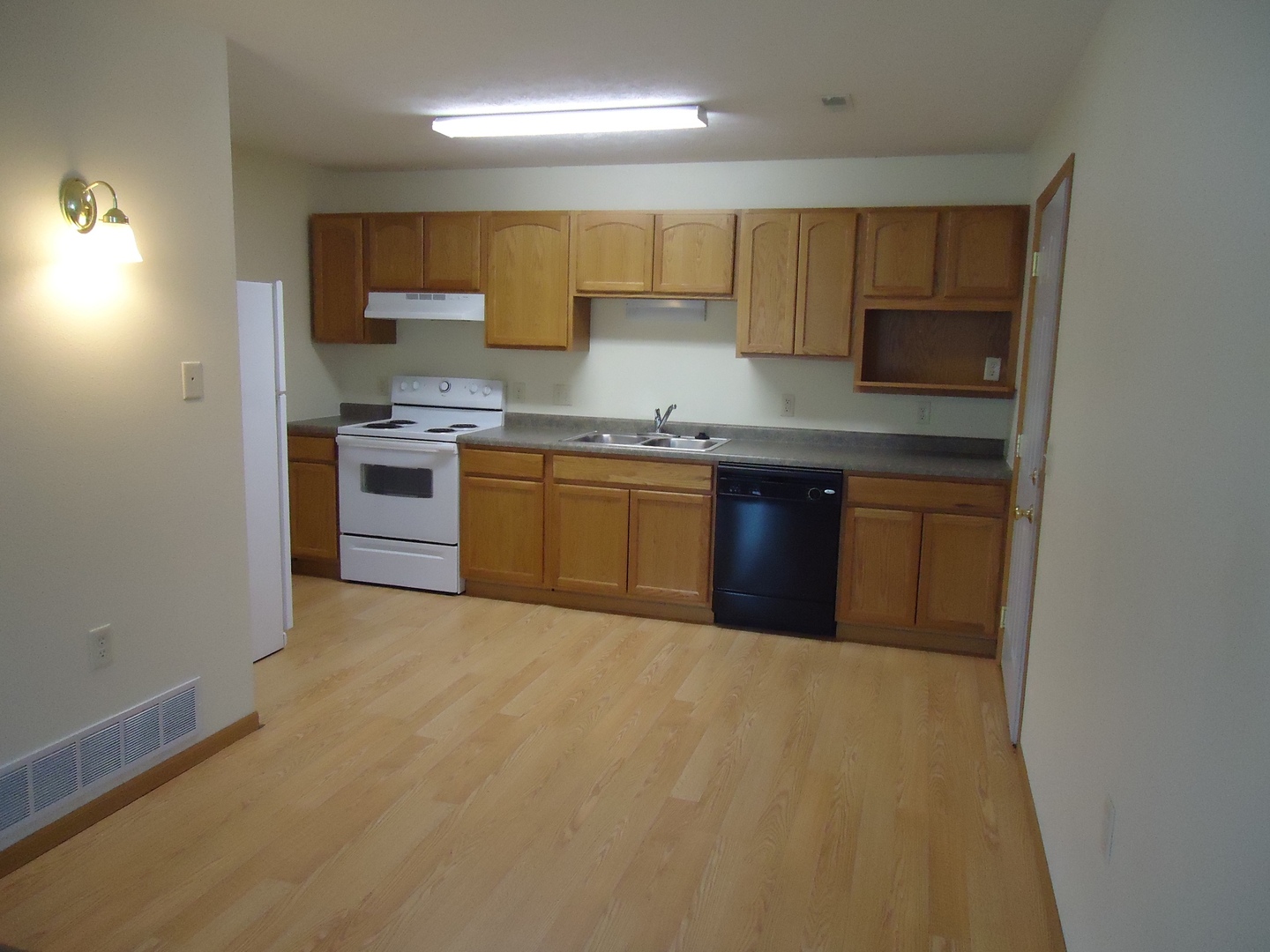 Crete Apartment: 1080 East 20th Street