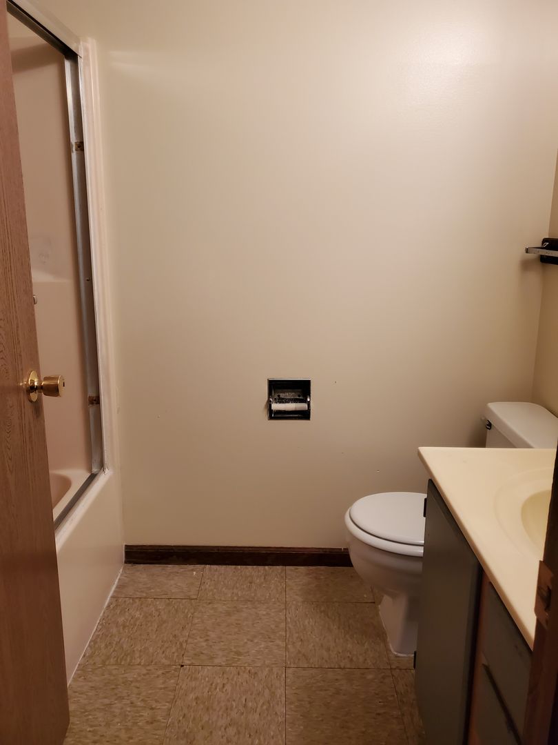 Crete Apartment: 1510 Boswell Ave