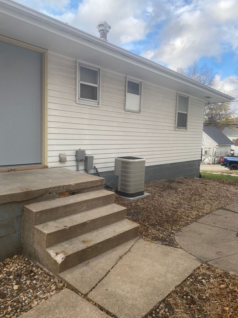 Crete House: 730 East 12th