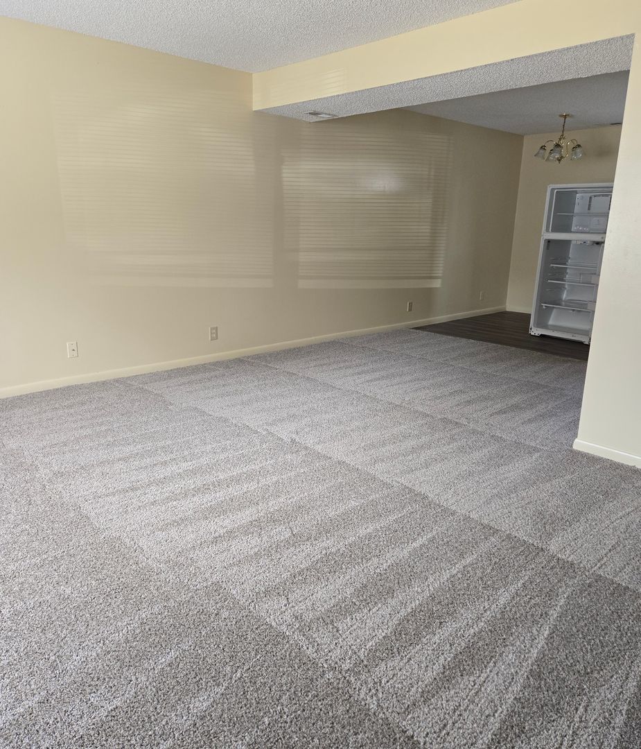 Crete Apartment: 1420 Fir Avenue