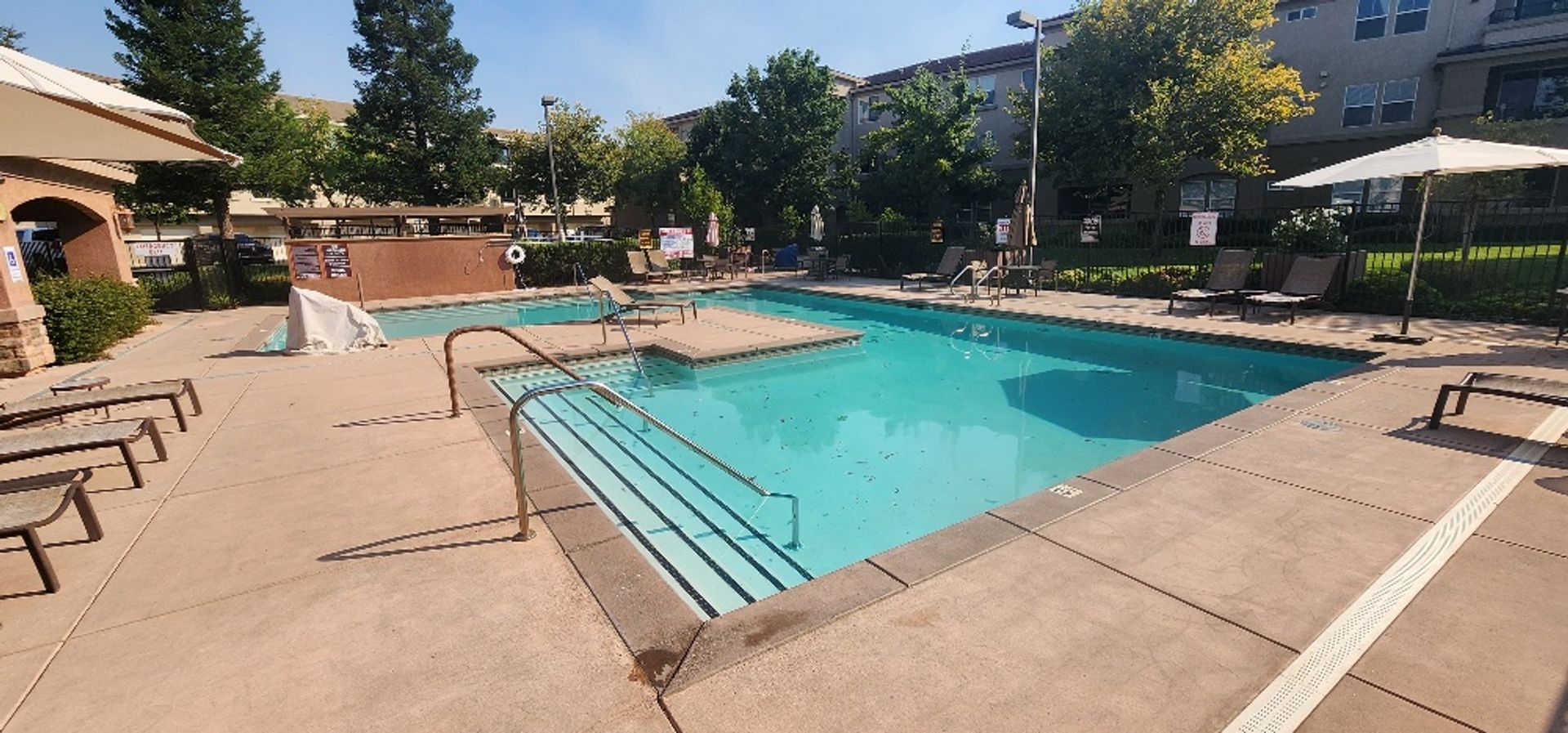 Folsom House: 400 Moon Circle