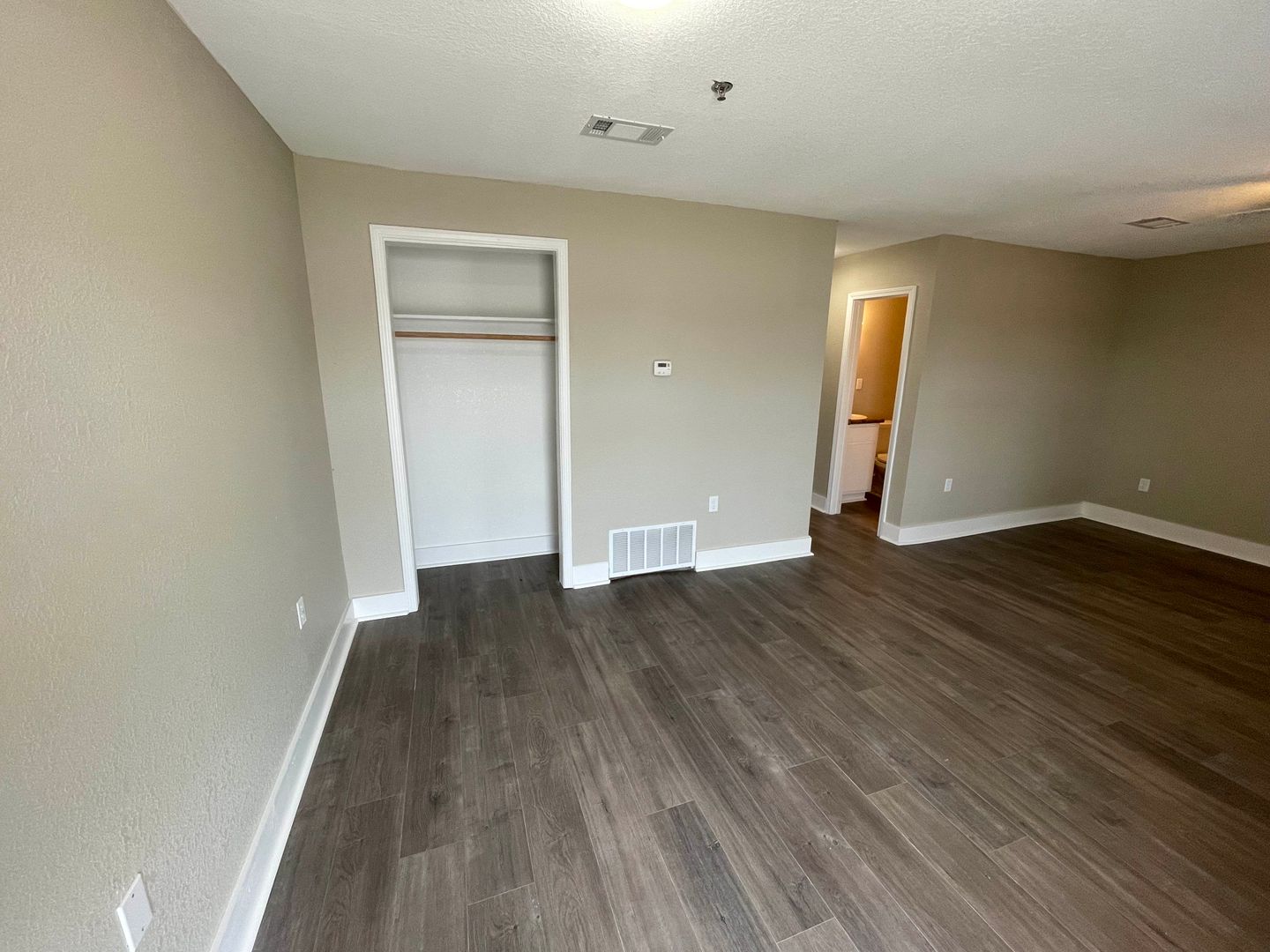 Jonesboro Apartment: 2420 Dudley St