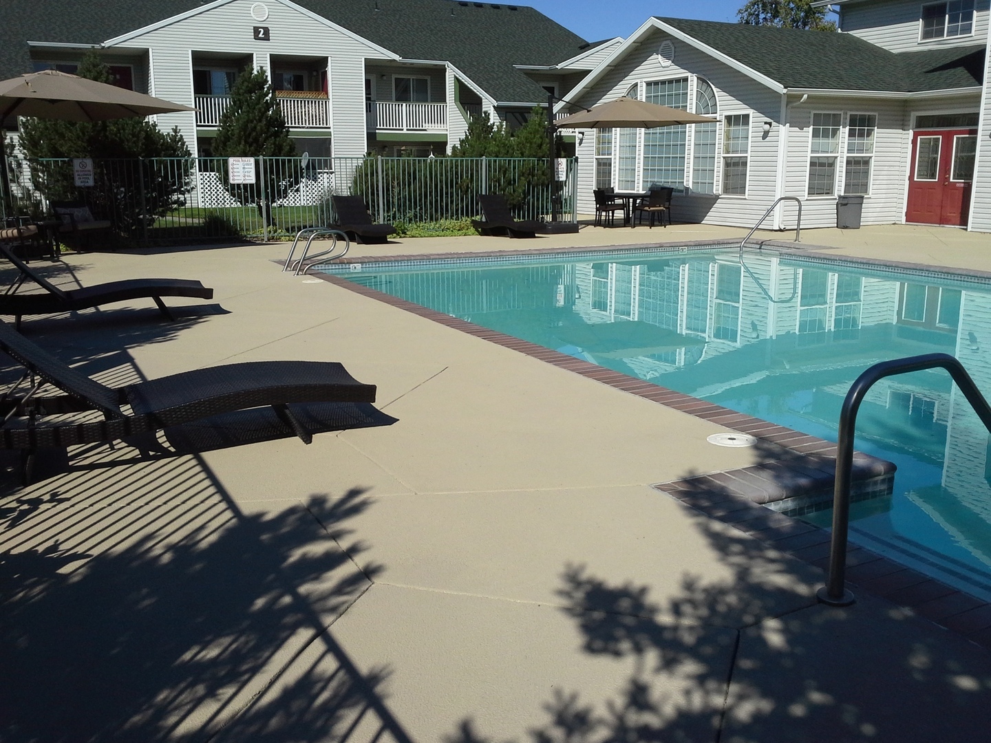 Pool at Briarwood Commons (6 of 8)