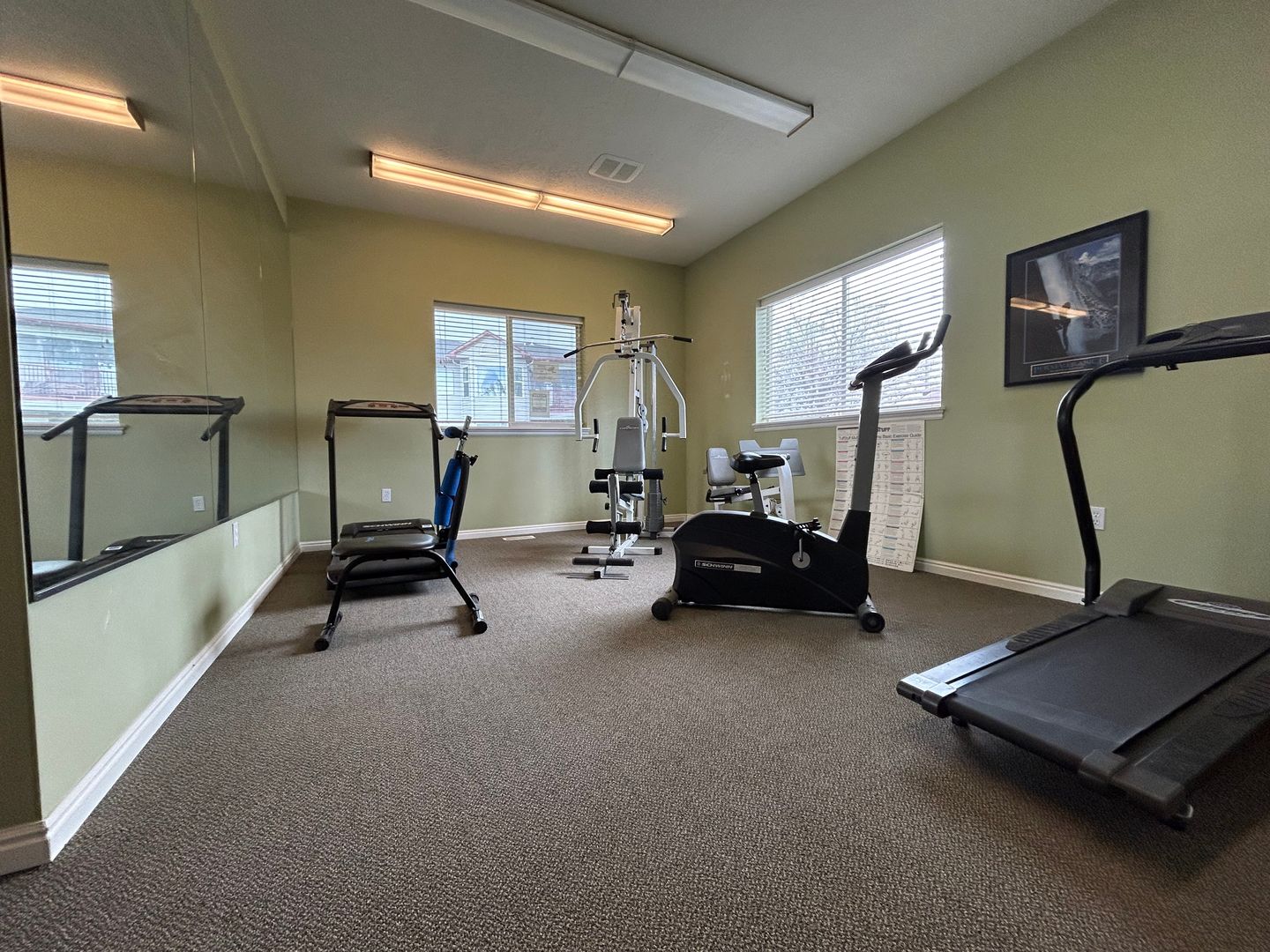 Gym at Riverton One Apartments (4 of 4)