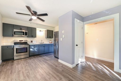 Welcome to the Sierra Court Apartments! – photo 1