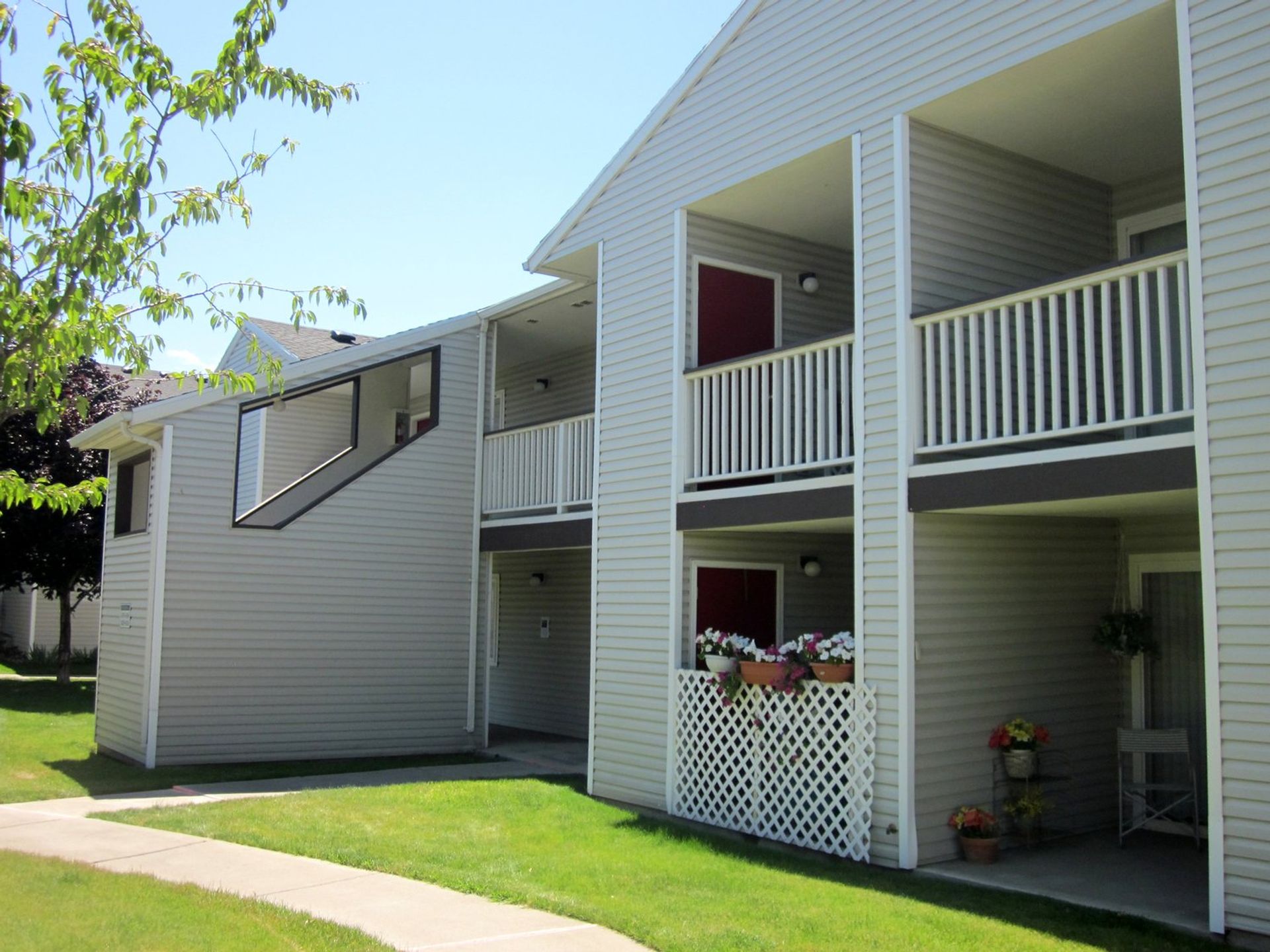 Briarwood Commons 8 of 12