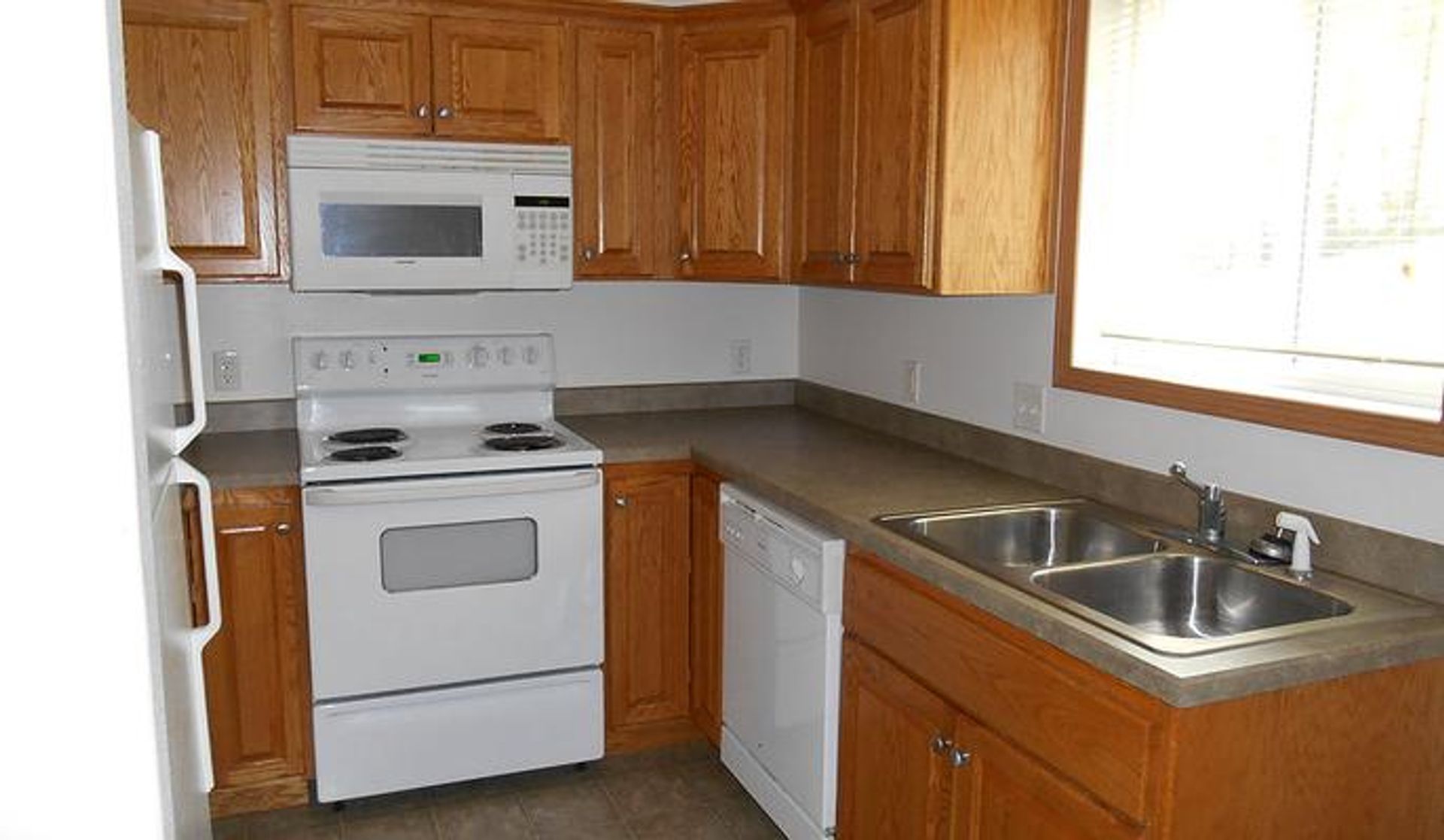 Dickinson Townhomes 2 of 5