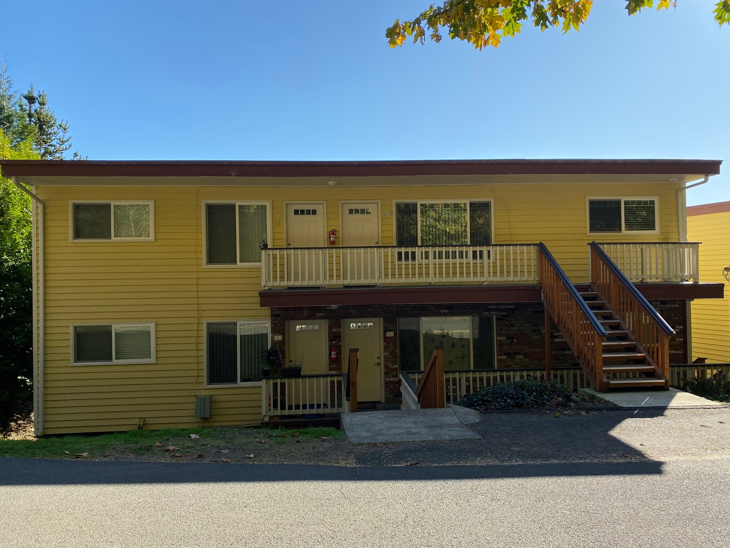 Astoria Apartment: 634 Alameda