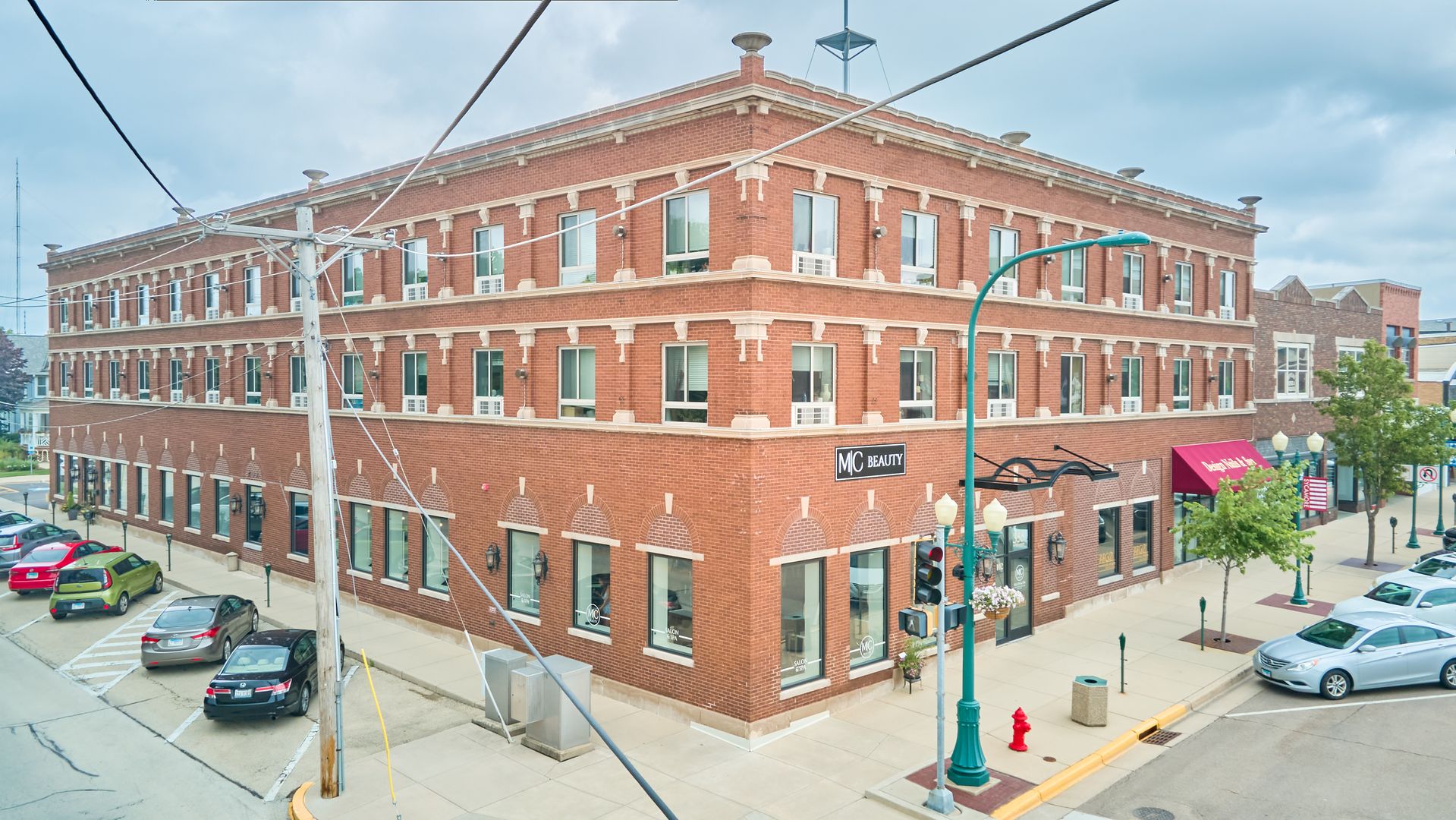 Sycamore Apartment: 355 W State Street