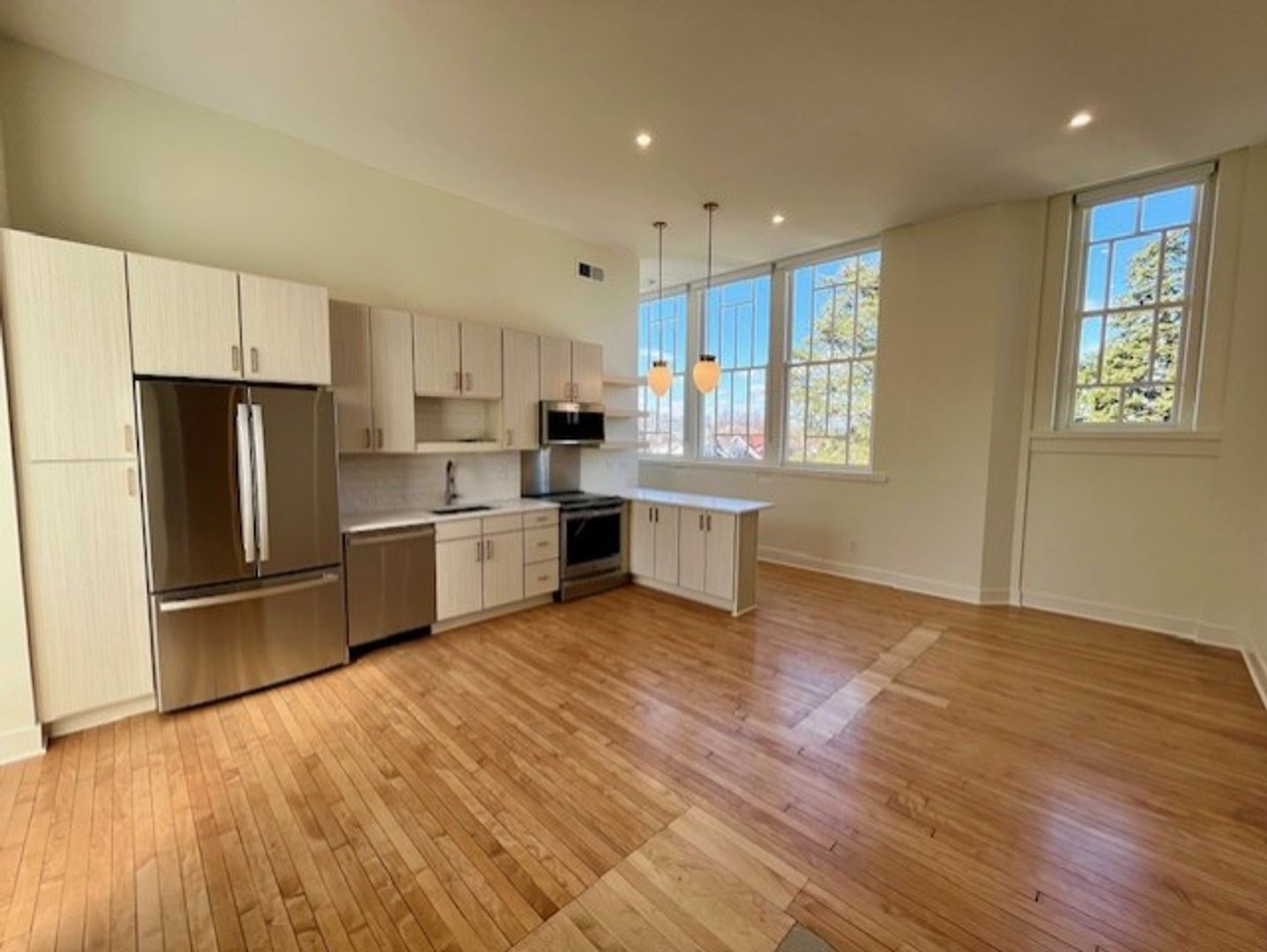 Louisville Apartment: 1810 Sils Avenue